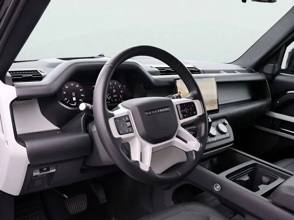 2024 Land Rover Defender L663 - Image 16 of 20
