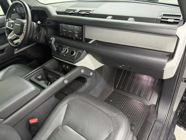2024 Land Rover - Image 11 of 31