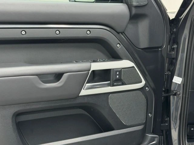 2024 Land Rover - Image 21 of 31