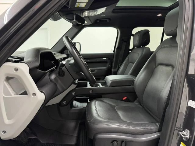 2024 Land Rover - Image 13 of 31