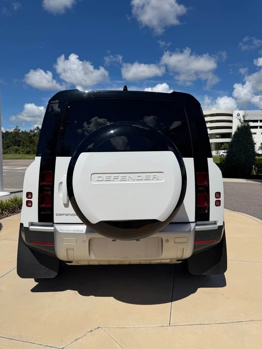 2024 Land Rover Defender L663 - Image 2 of 5