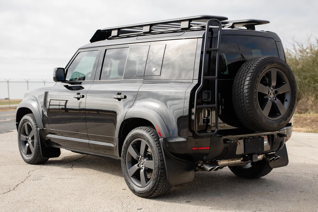 2024 Land Rover Defender L663 - Image 4 of 21