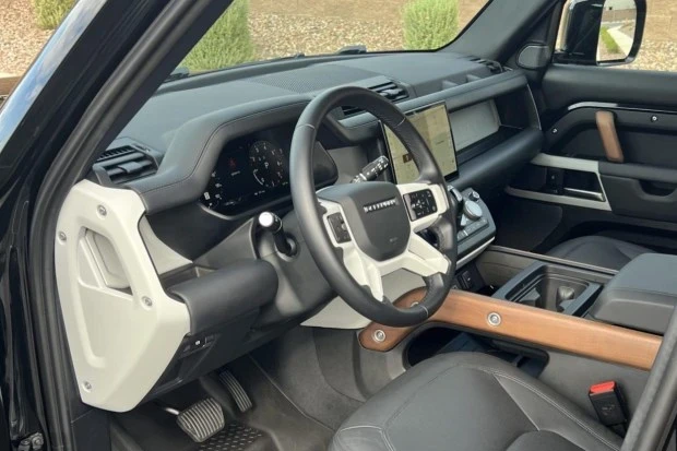 2024 Land Rover Defender L663 - Image 5 of 8
