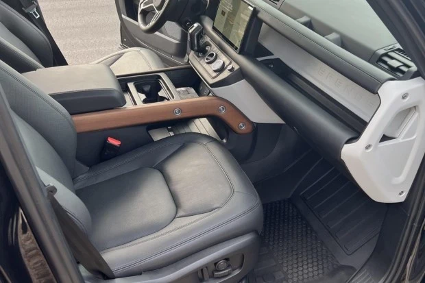 2024 Land Rover Defender L663 - Image 4 of 8