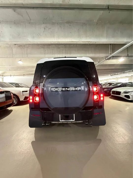 2024 Land Rover Defender V8 - Image 5 of 20