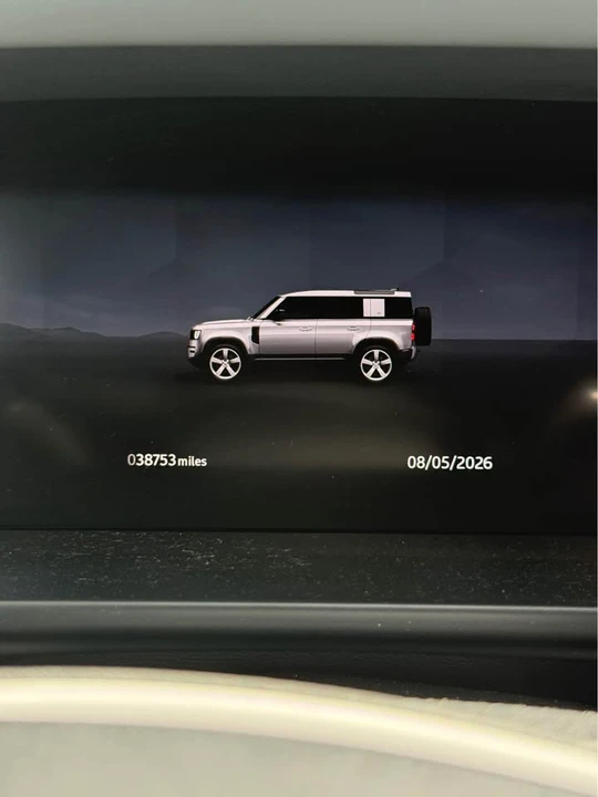 2024 Land Rover Defender V8 - Image 10 of 20