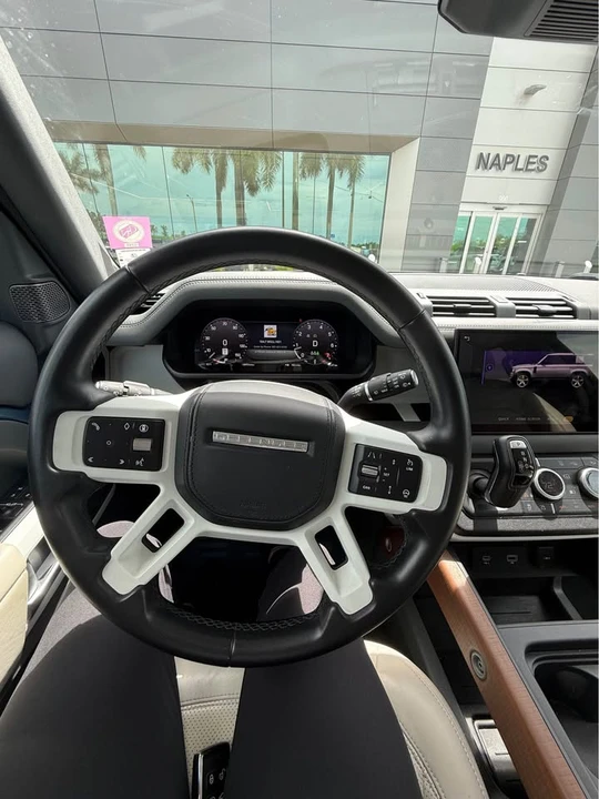 2024 Land Rover Defender V8 - Image 16 of 20