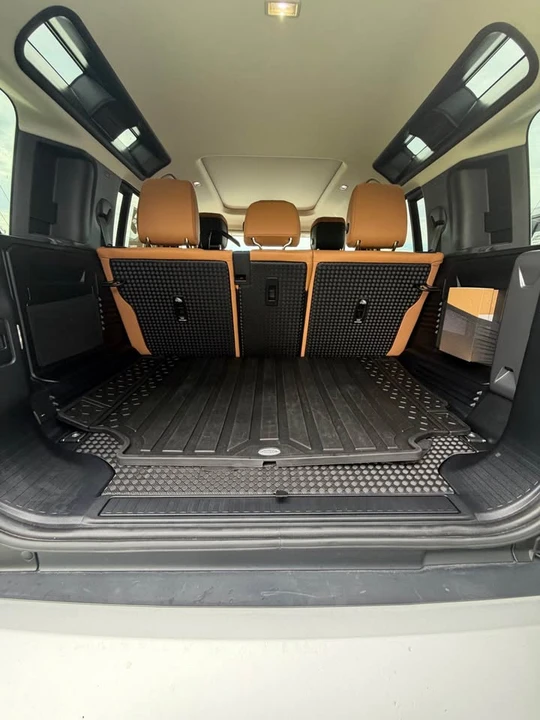 2024 Land Rover Defender V8 - Image 10 of 13