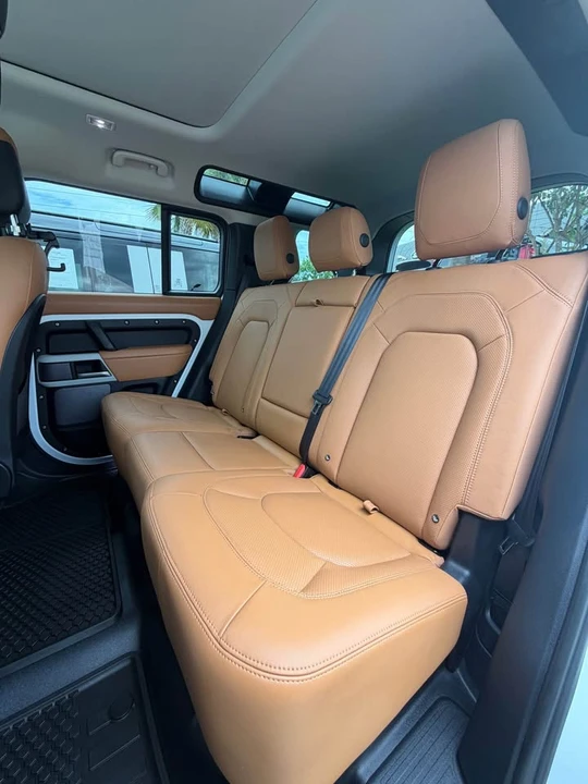 2024 Land Rover Defender V8 - Image 8 of 13