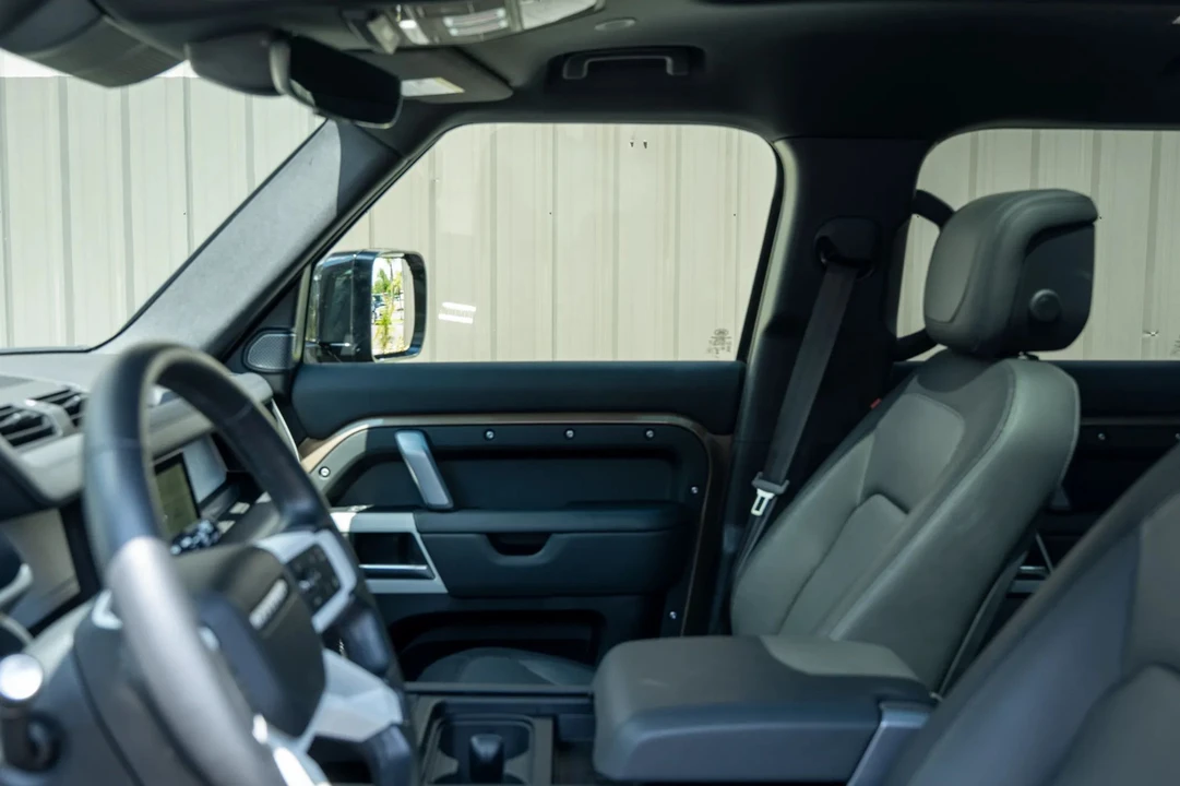 2024 Land Rover Defender L663 - Image 17 of 31