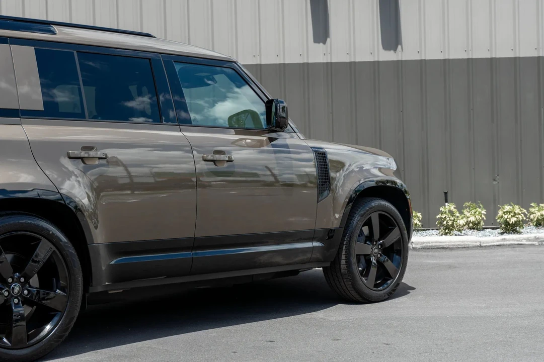 2024 Land Rover Defender L663 - Image 14 of 31