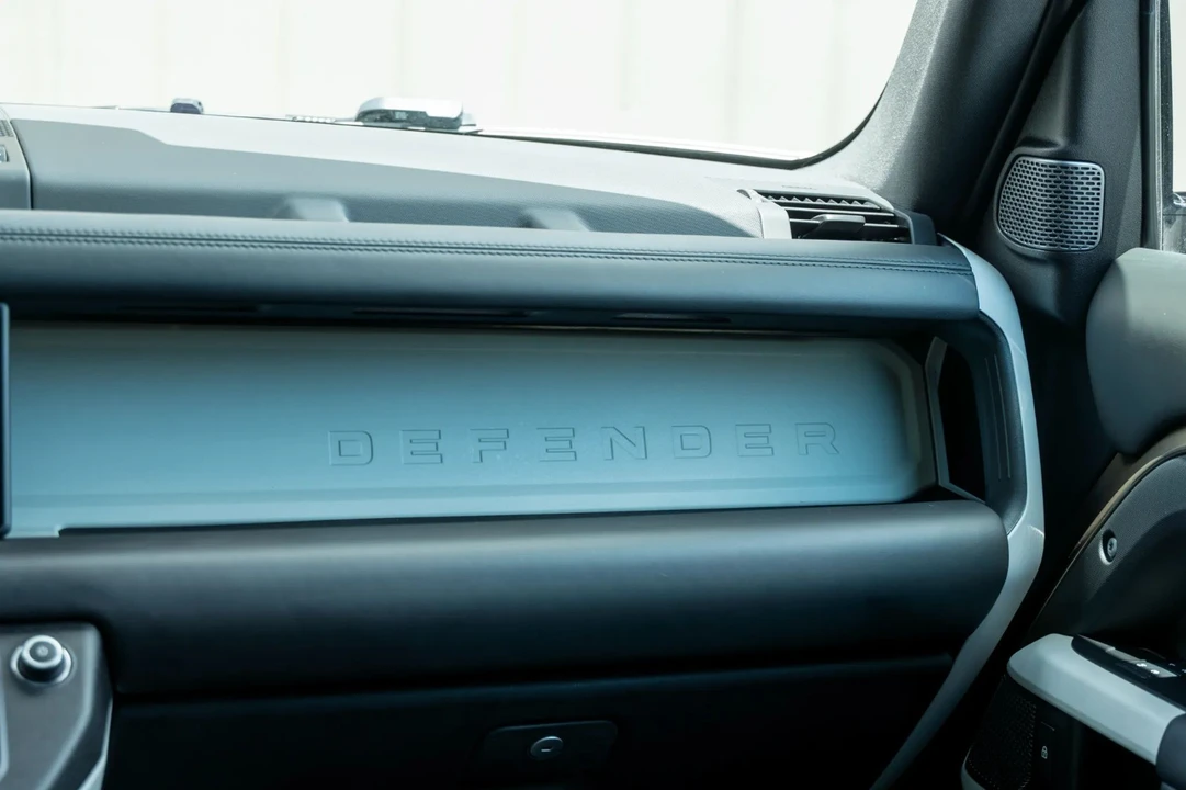 2024 Land Rover Defender L663 - Image 28 of 31
