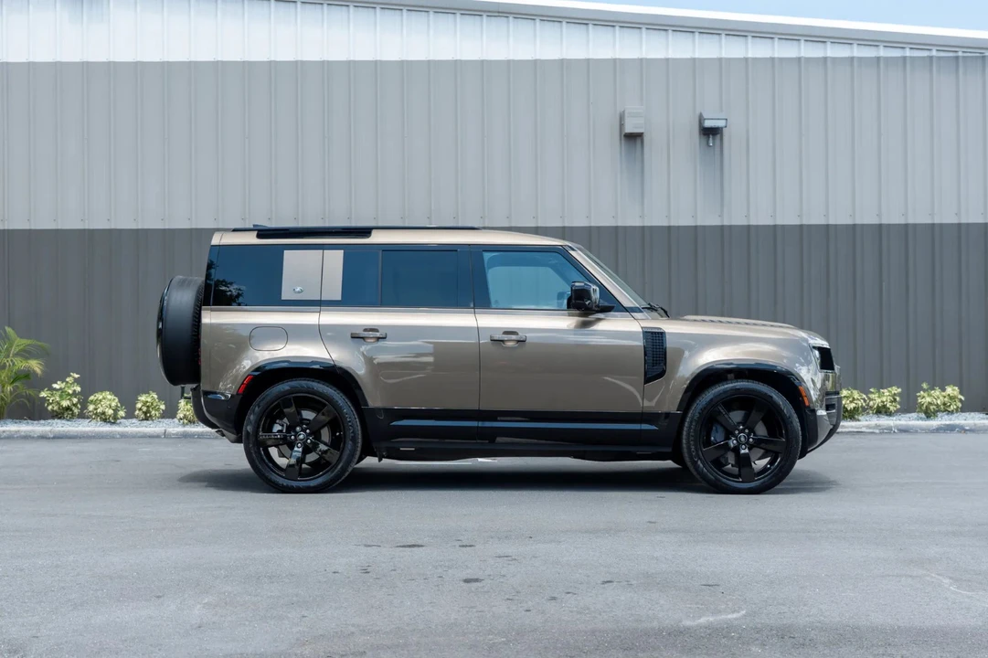 2024 Land Rover Defender L663 - Image 4 of 31