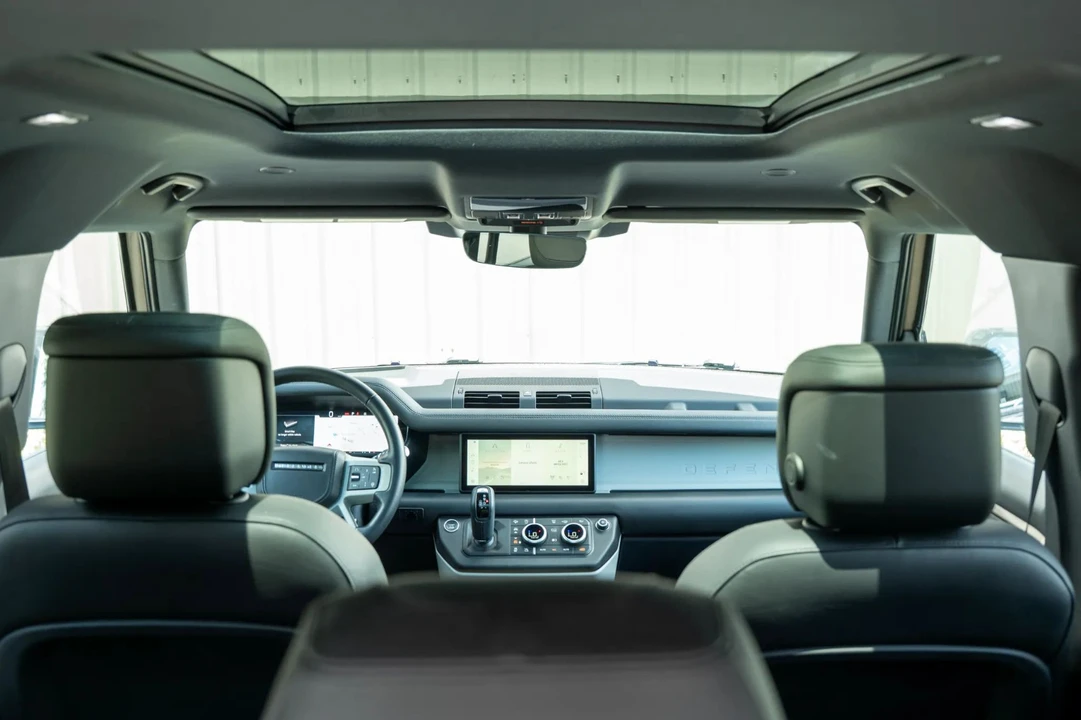 2024 Land Rover Defender L663 - Image 23 of 31