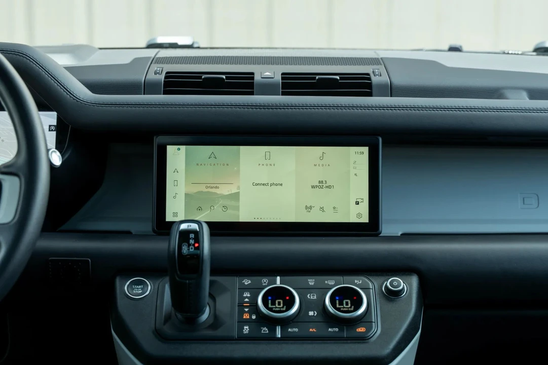 2024 Land Rover Defender L663 - Image 25 of 31