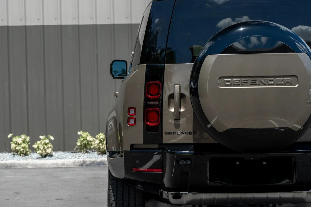 2024 Land Rover Defender L663 - Image 15 of 31