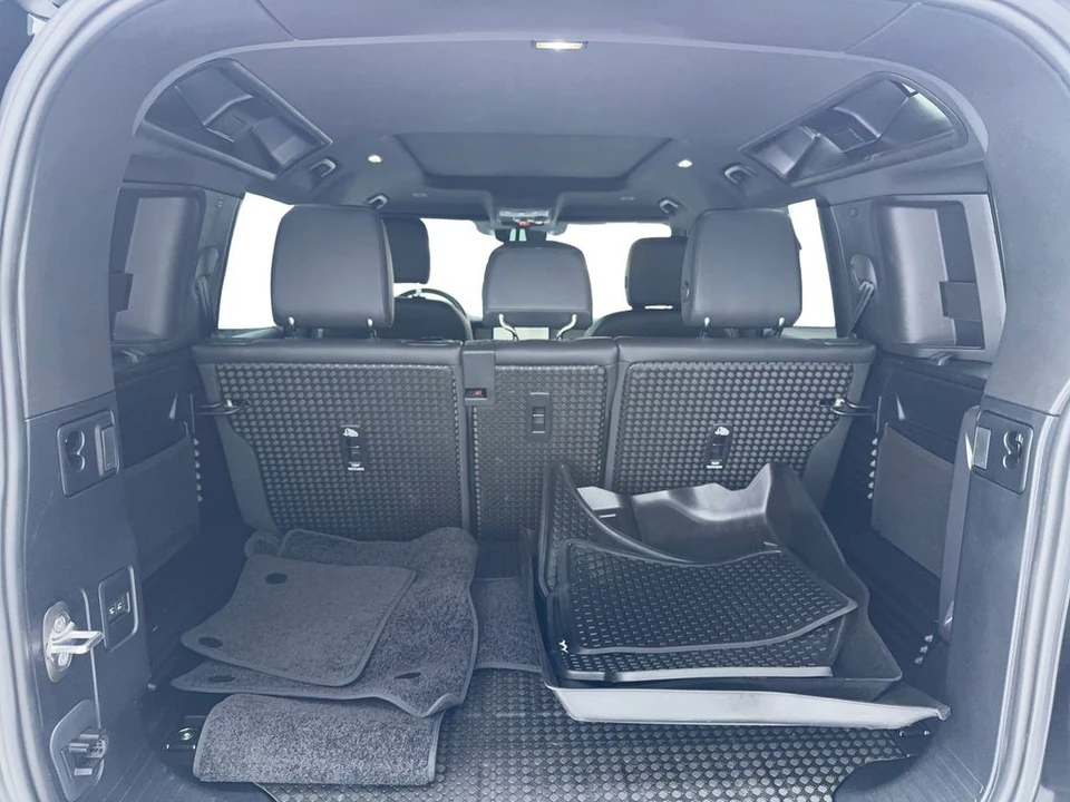 2024 Land Rover Defender L663 - Image 12 of 21
