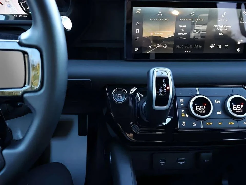 2024 Land Rover Defender L663 - Image 15 of 20