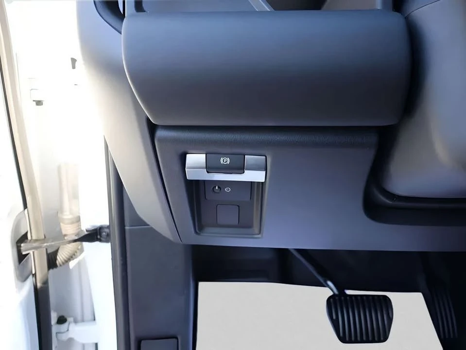 2024 Land Rover Defender L663 - Image 12 of 20