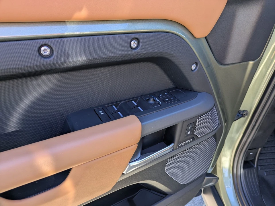 2024 Land Rover Defender L663 - Image 16 of 21