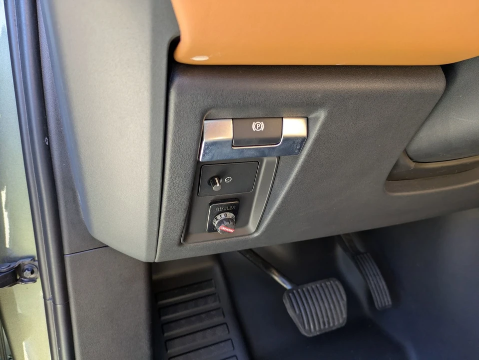 2024 Land Rover Defender L663 - Image 17 of 21