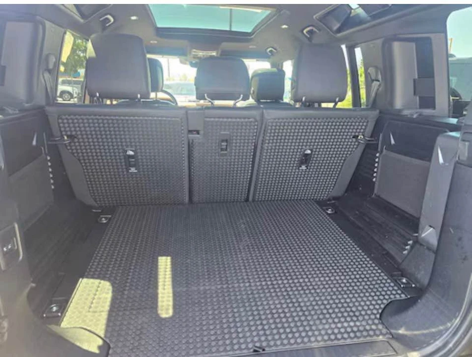 2024 Land Rover Defender L663 - Image 11 of 12