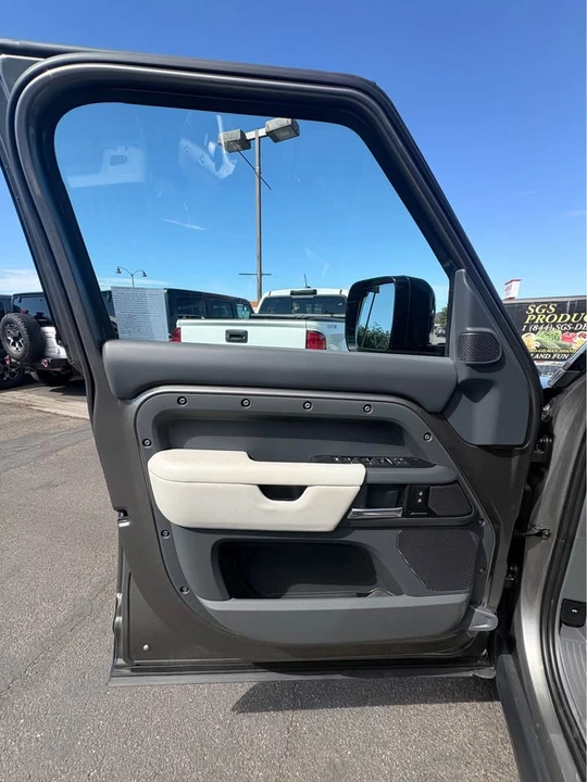 2024 Land Rover Defender L663 - Image 14 of 18