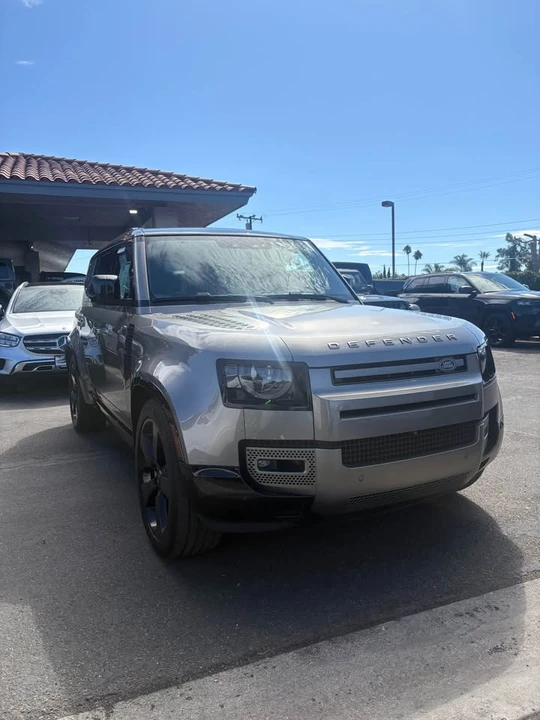 2024 Land Rover Defender L663 - Image 3 of 18