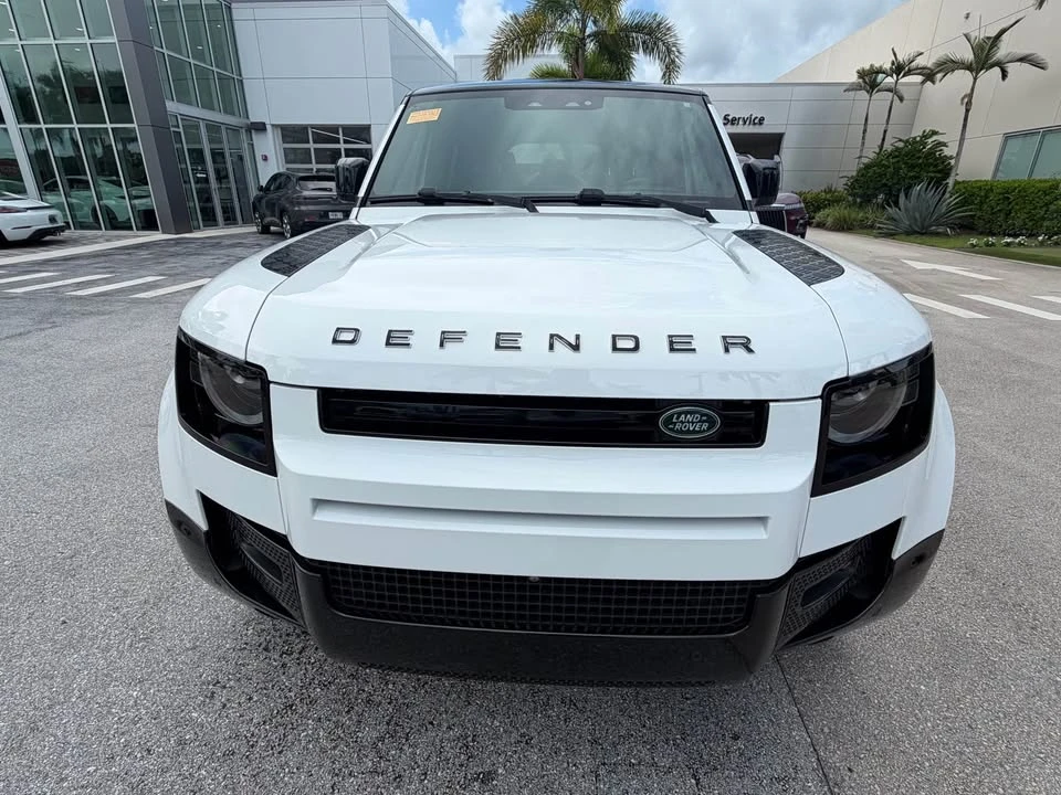 2024 Land Rover Defender L663 - Image 4 of 11
