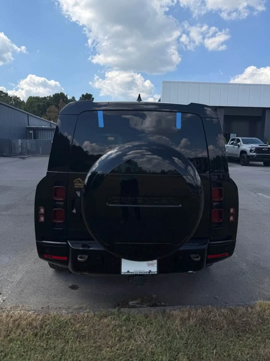 2024 Land Rover Defender L663 - Image 13 of 16