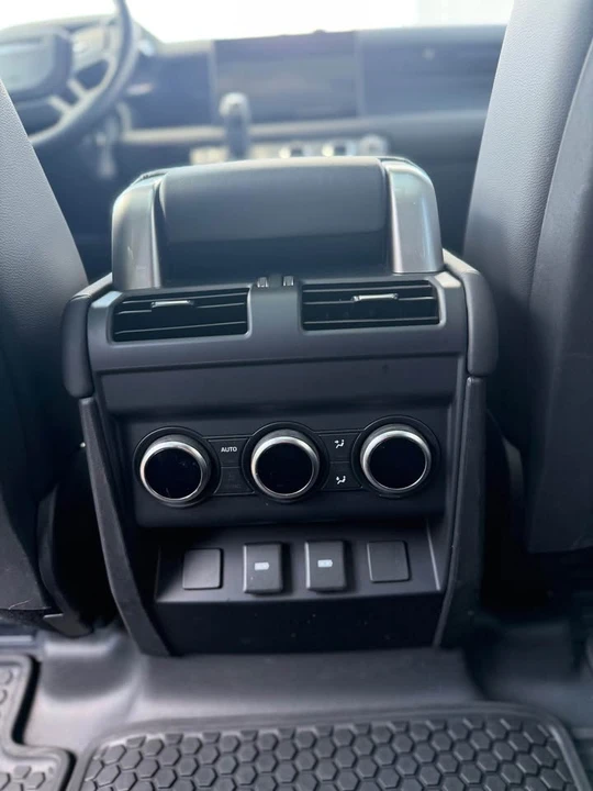2024 Land Rover Defender L663 - Image 11 of 16