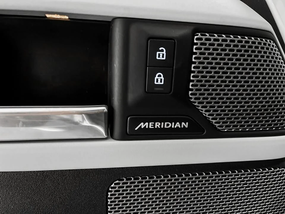 2024 Land Rover Defender L663 - Image 16 of 20