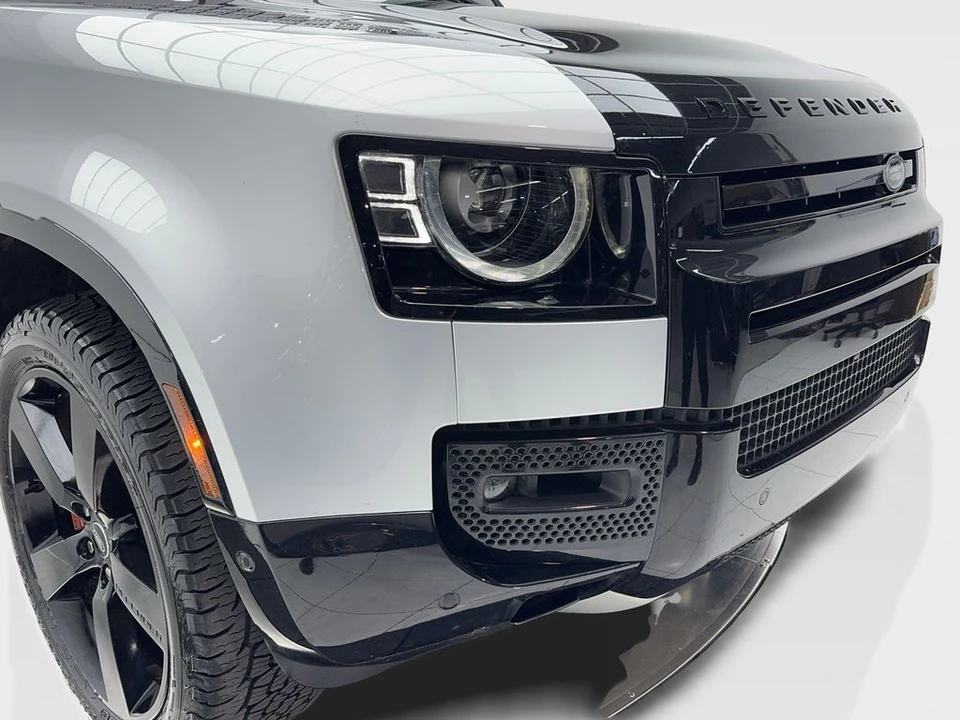 2024 Land Rover Defender L663 - Image 3 of 31