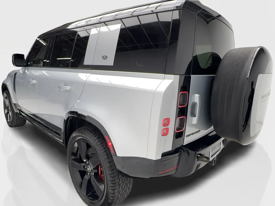 2024 Land Rover Defender L663 - Image 10 of 31