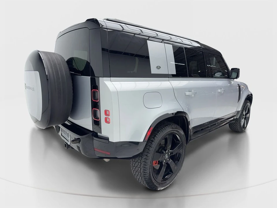 2024 Land Rover Defender L663 - Image 9 of 31