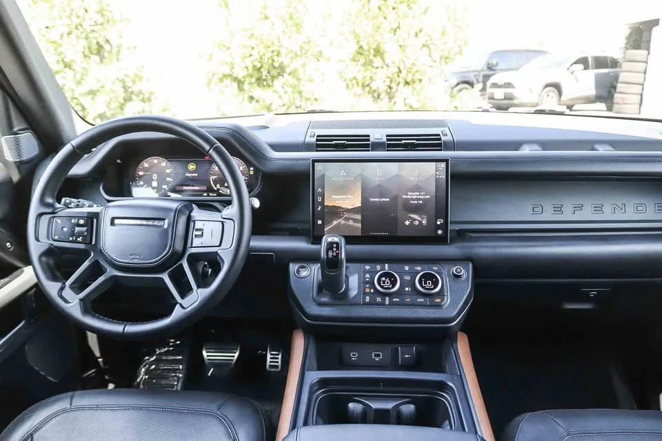 2024 Land Rover Defender L663 - Image 3 of 8