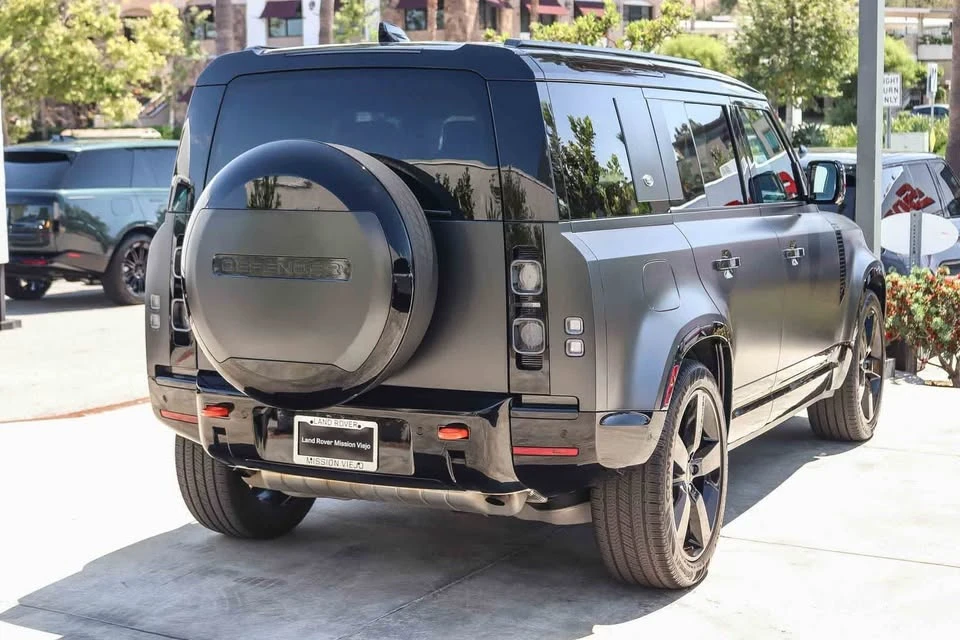 2024 Land Rover Defender L663 - Image 6 of 8