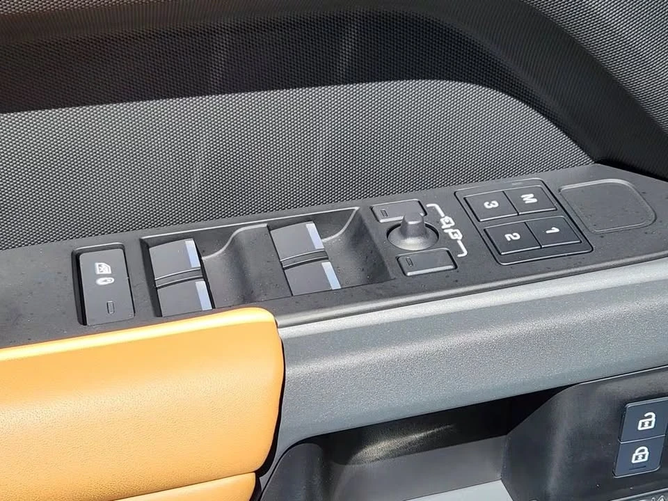 2024 Land Rover Defender L663 - Image 6 of 15