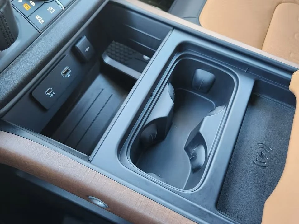 2024 Land Rover Defender L663 - Image 15 of 15