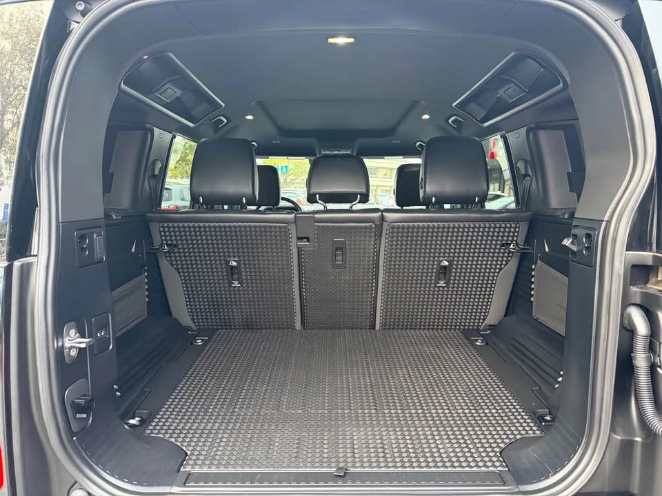 2024 Land Rover Defender L663 - Image 7 of 20