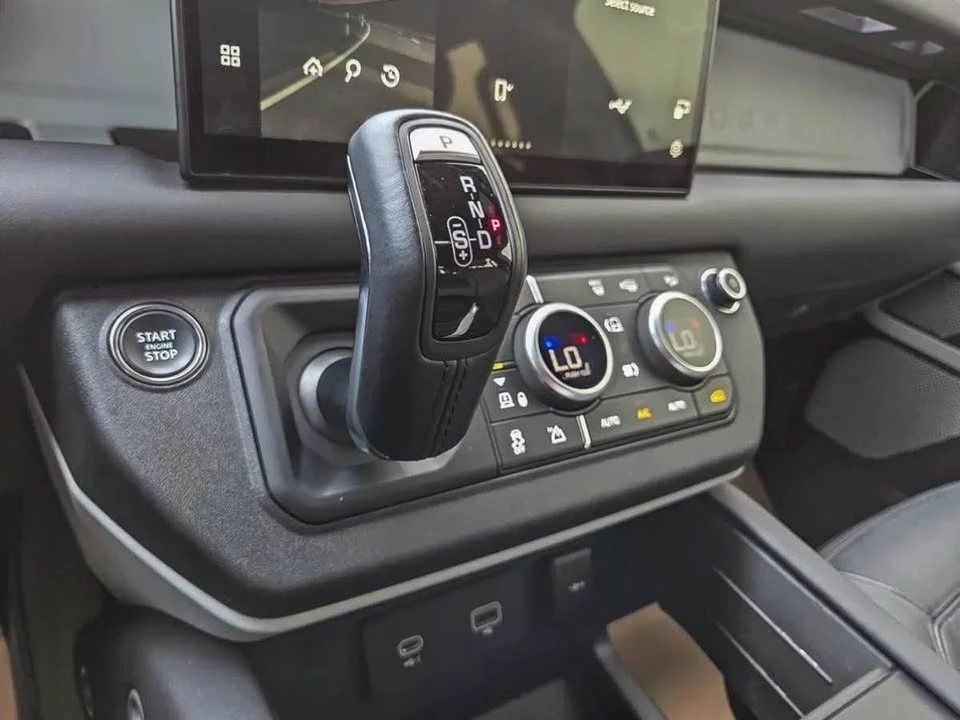 2024 Land Rover Defender L663 - Image 16 of 19