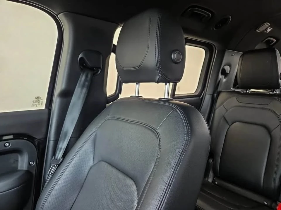 2024 Land Rover Defender L663 - Image 17 of 19