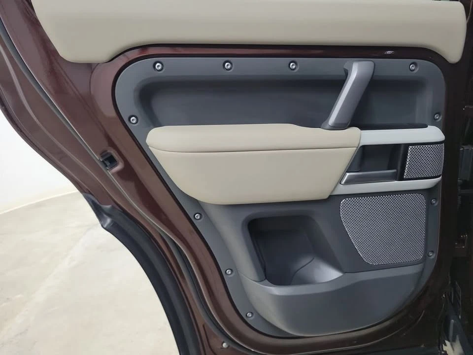 2024 Land Rover Defender L663 - Image 14 of 20