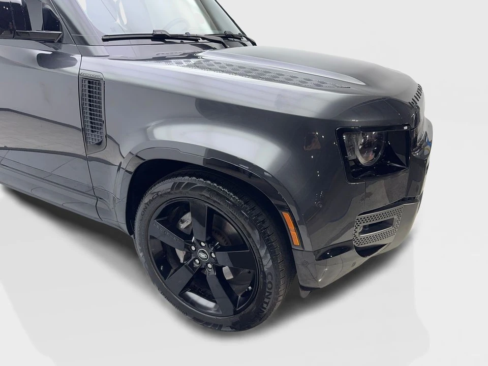 2024 Land Rover Defender L663 - Image 17 of 21