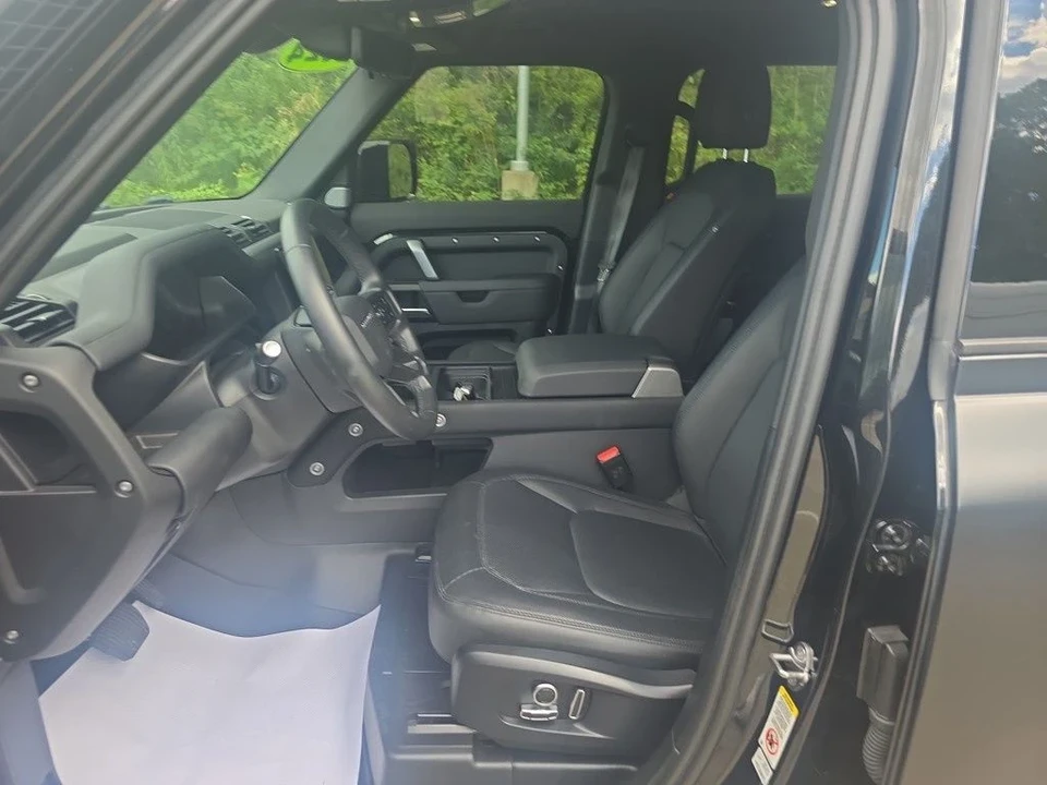 2024 Land Rover Defender L663 - Image 9 of 12
