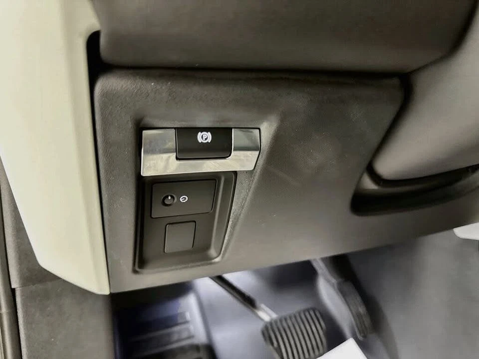 2024 Land Rover Defender L663 - Image 10 of 20