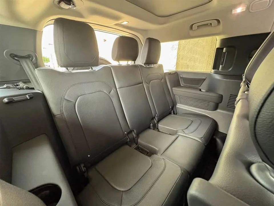 2024 Land Rover Defender L663 - Image 17 of 20