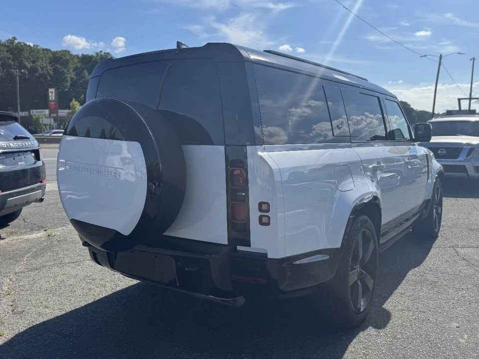 2024 Land Rover Defender L663 - Image 5 of 20