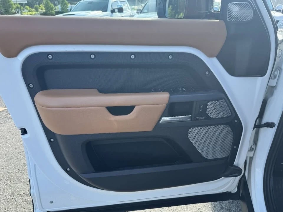 2024 Land Rover Defender L663 - Image 10 of 20