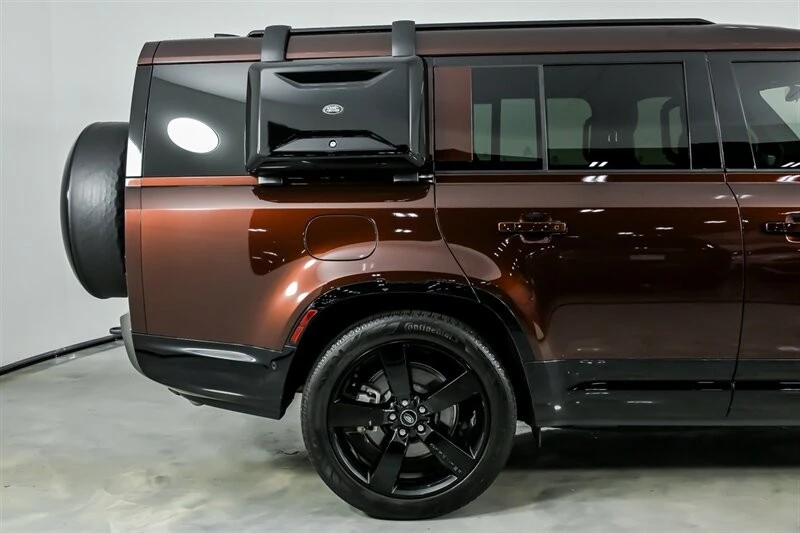 2024 Land Rover Defender L663 - Image 13 of 21